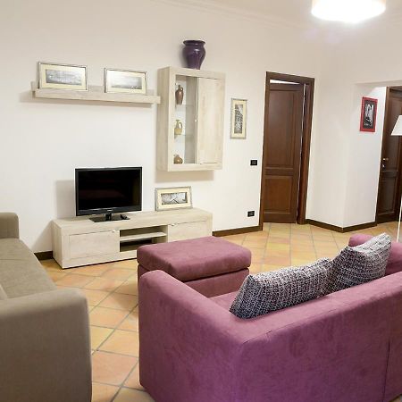 Colosseum Comfortable Apartment ローマ エクステリア 写真