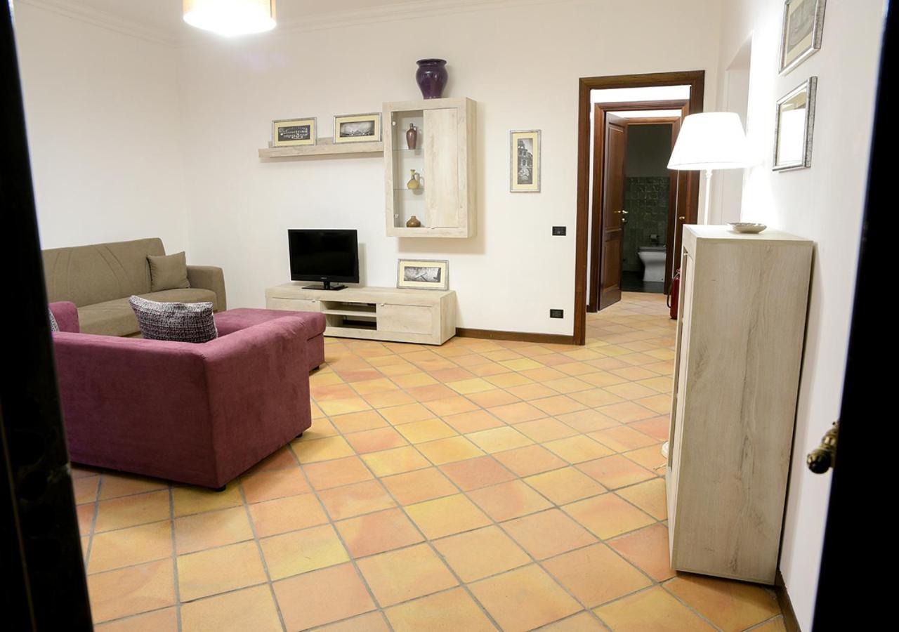Colosseum Comfortable Apartment ローマ エクステリア 写真