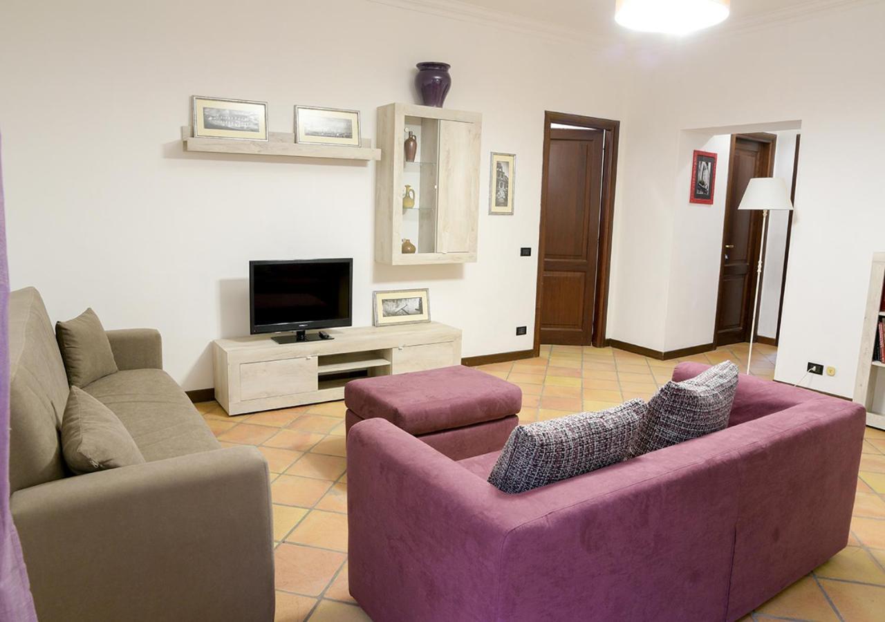 Colosseum Comfortable Apartment ローマ エクステリア 写真