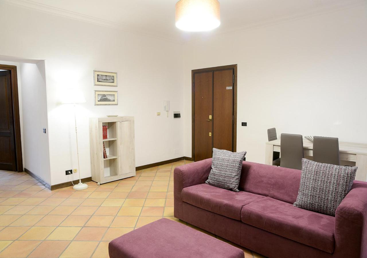 Colosseum Comfortable Apartment ローマ エクステリア 写真