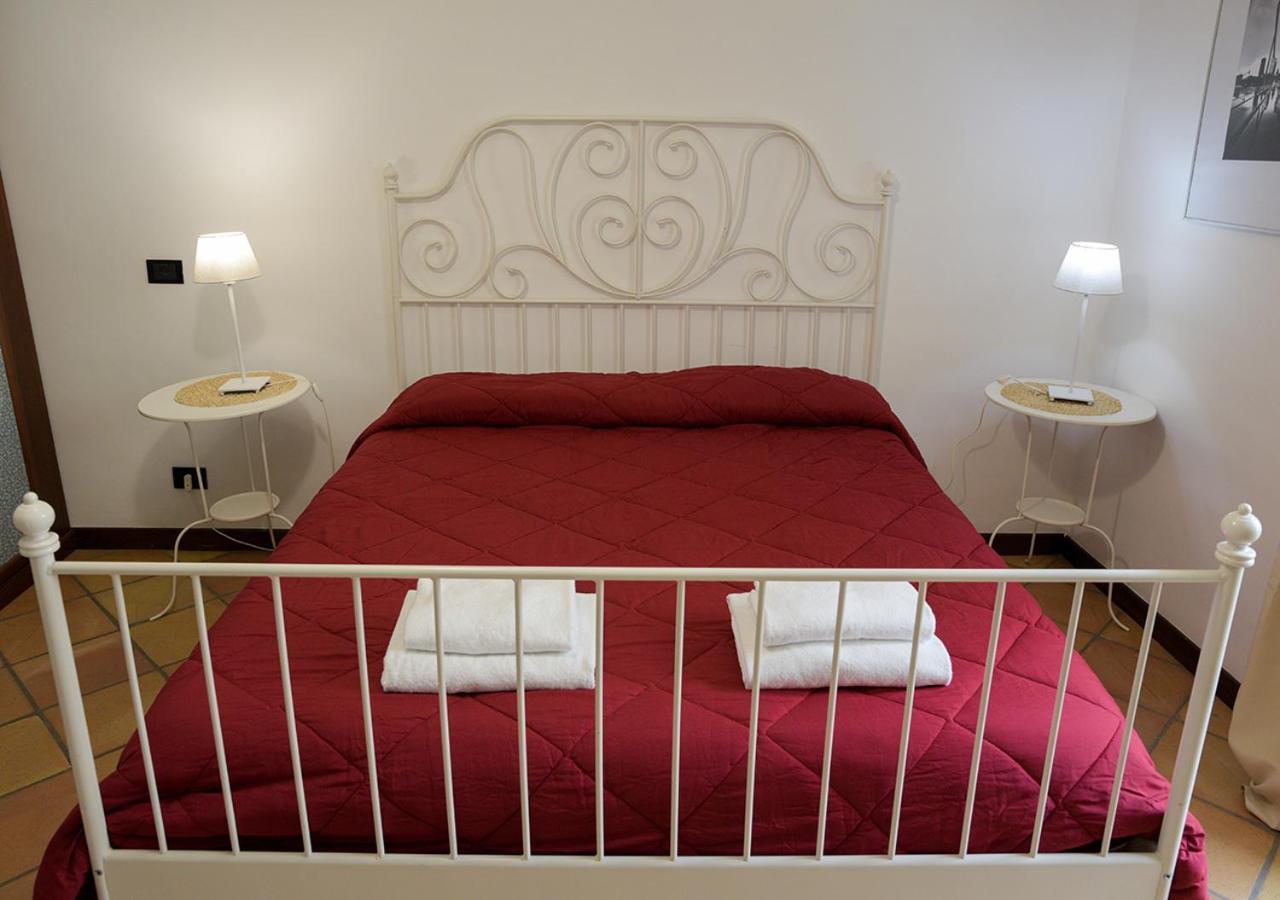 Colosseum Comfortable Apartment ローマ エクステリア 写真
